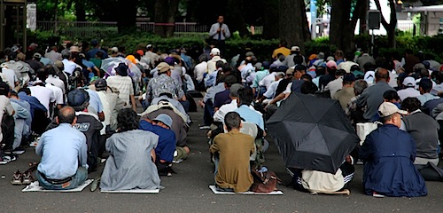 Homeless people at lecture in Ueno Park