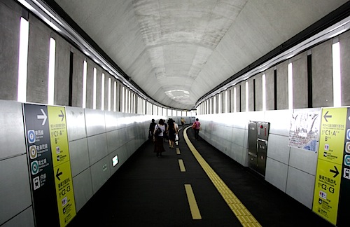 Tunnel in Lidabashi station