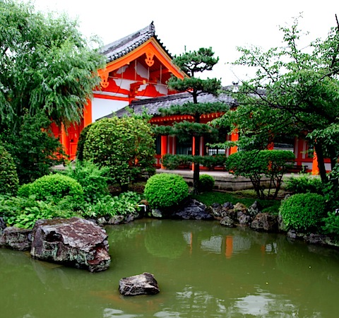 Pond at Sanjusangen-do Temple