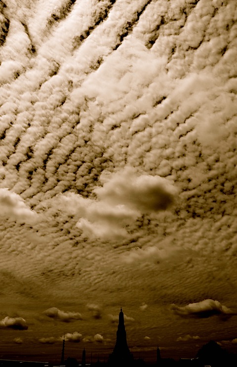 Sky over Wat Arun