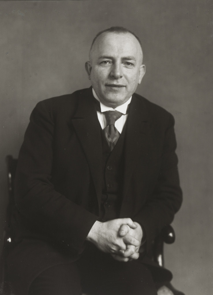 Writer [Ludwig Mathar]