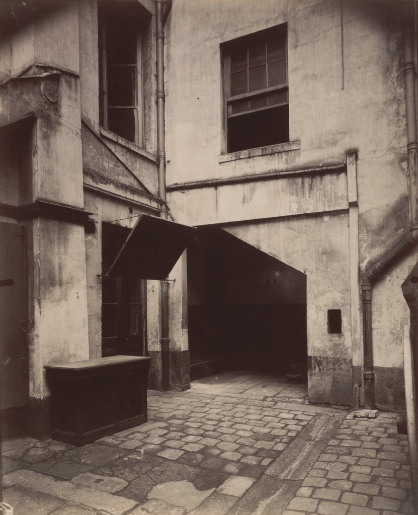 Vieille Cour, 22 rue Saint-Sauveur