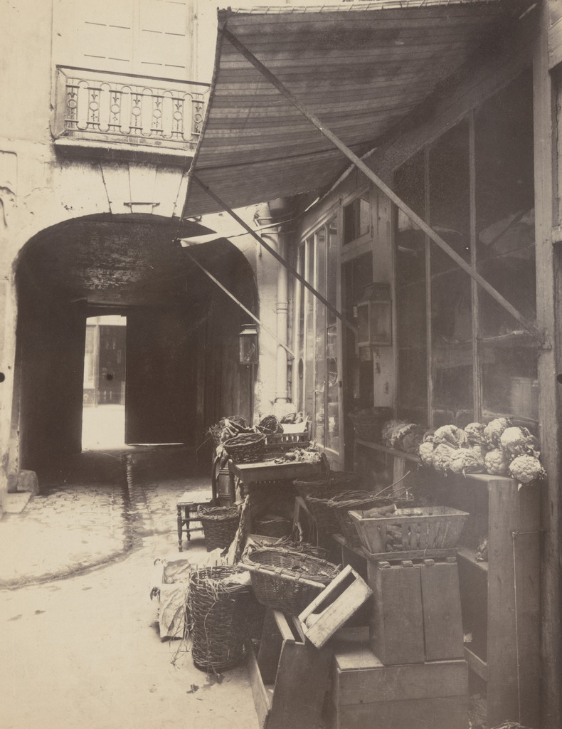 Cour. 6 rue des Guillemites