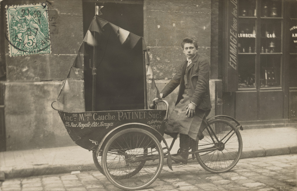 Livreur de poissons en triporteur, Paris