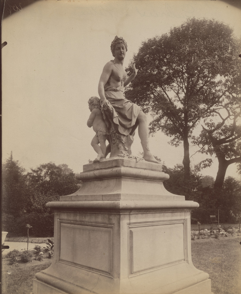 Tuileries - statue