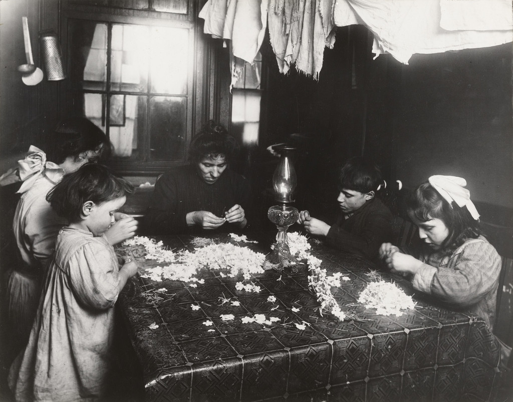 Making Flowers in a Slum Home