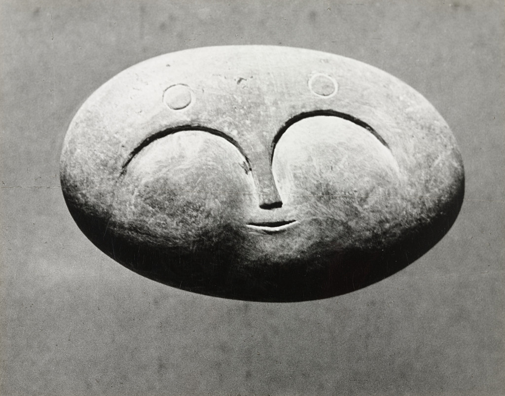 Picasso Sculpture (pebble, face)