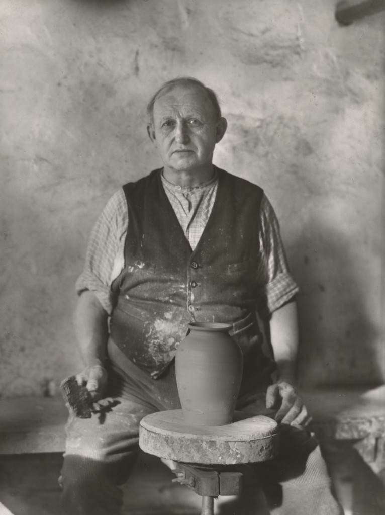 The Last Potter of an Ancient Craft, Master Mück