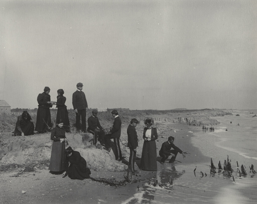Geography. Lesson on land formation on the beach at Old Point