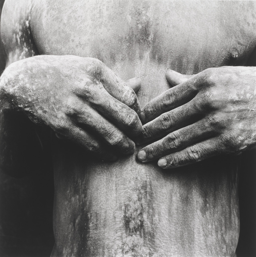 Torso negro com cal (Black Torso in White Wash)