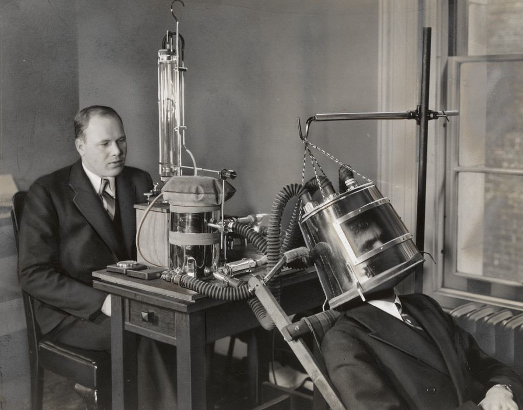 Dr. F.G. Benedict's Latest Apparatus for Measuring Metabolism