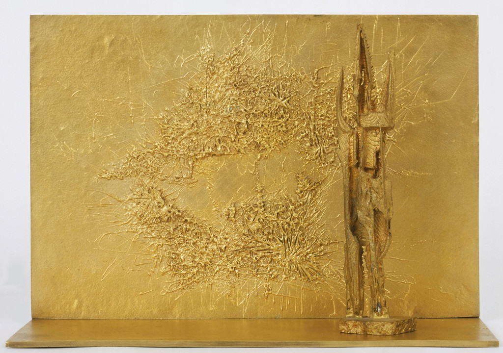 Sculpture with Background