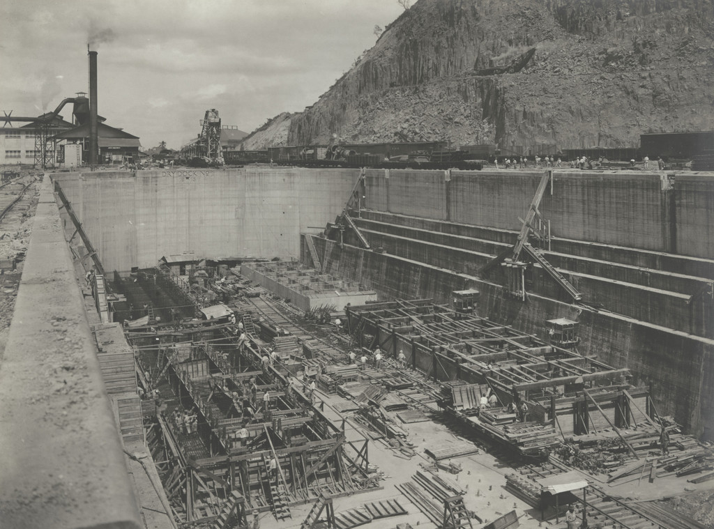 Reinforced Concrete Pontoons. Progress view