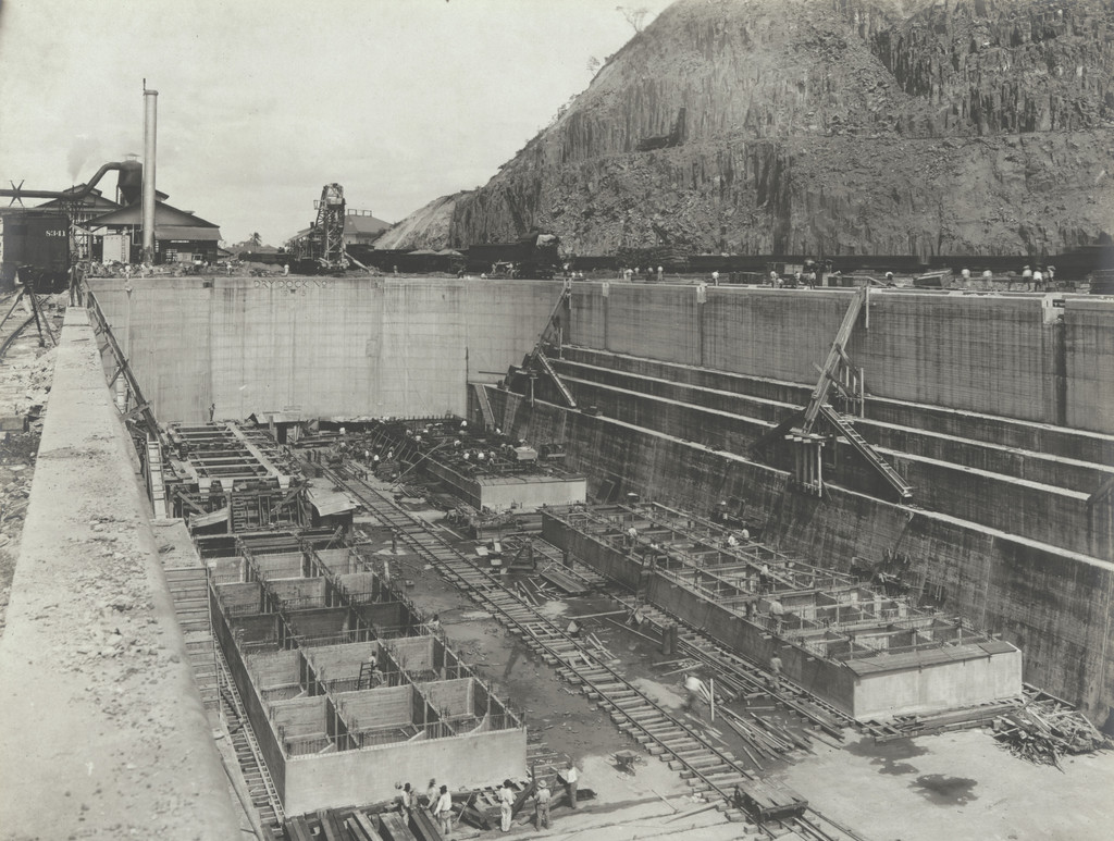 Reinforced Concrete Pontoons. Progress view