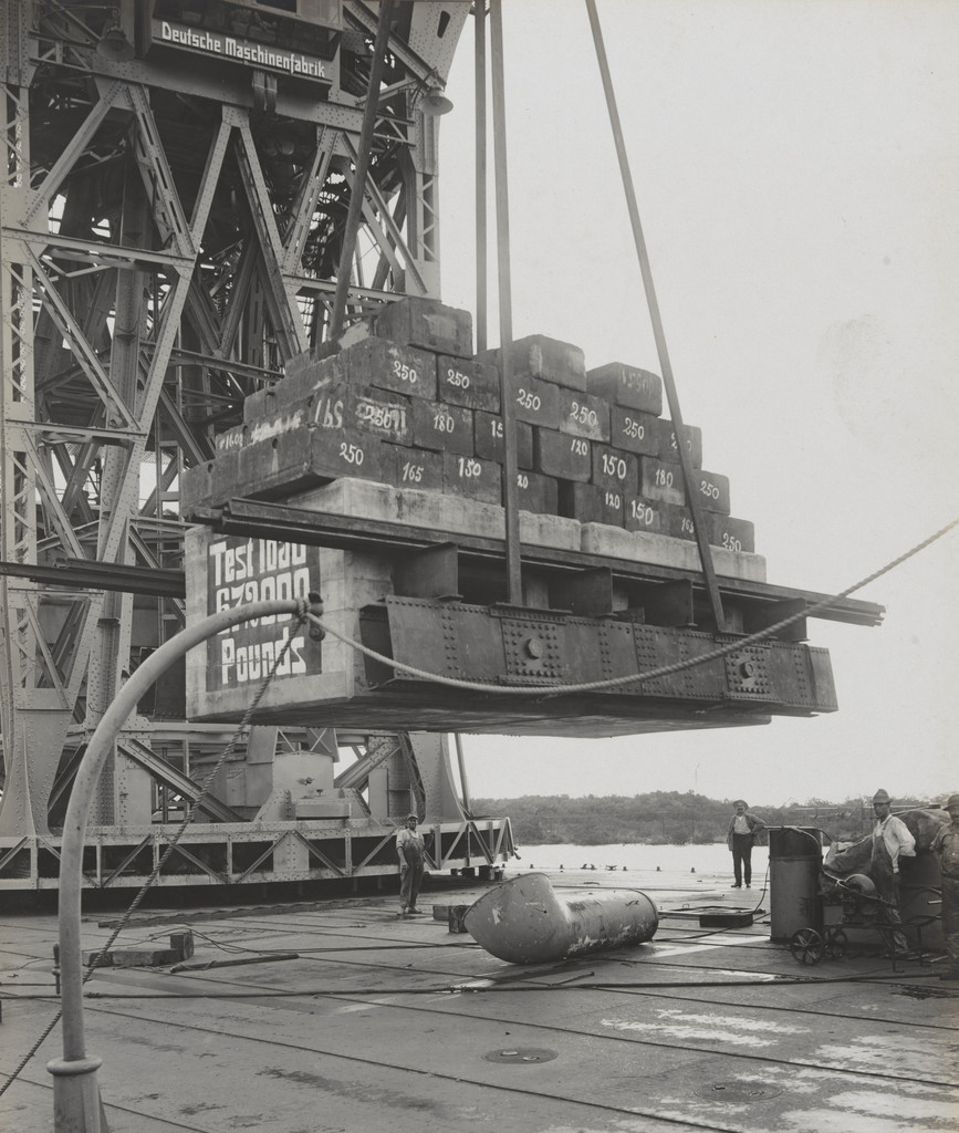 Floating crane "Ajax" test. Rotating 275 tons (10% excess) at rated reach